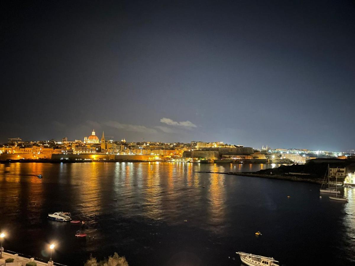 Sliema Seaview Apartment- Valletta Views - Apt 8, 49 Tigne Point Mansions ภายนอก รูปภาพ