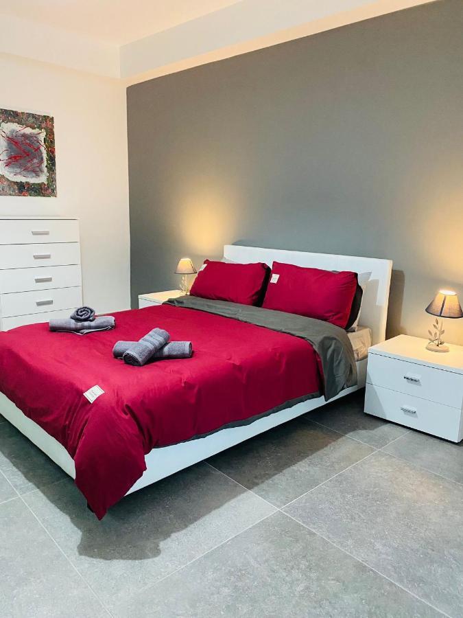 Sliema Seaview Apartment- Valletta Views - Apt 8, 49 Tigne Point Mansions ภายนอก รูปภาพ