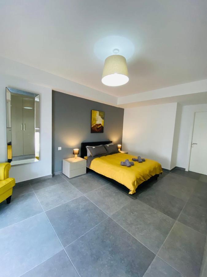 Sliema Seaview Apartment- Valletta Views - Apt 8, 49 Tigne Point Mansions ภายนอก รูปภาพ